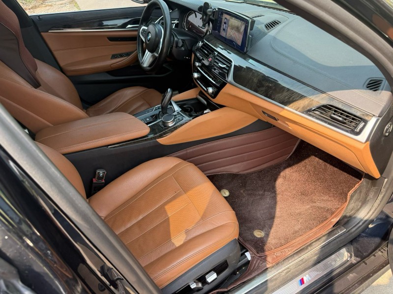 中山18年宝马5系7