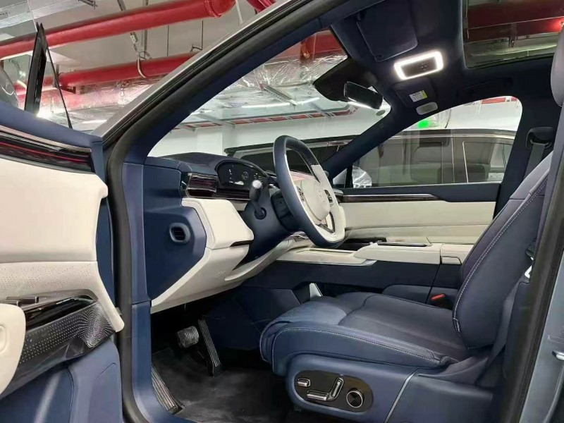 深圳25年极氪汽车7X4