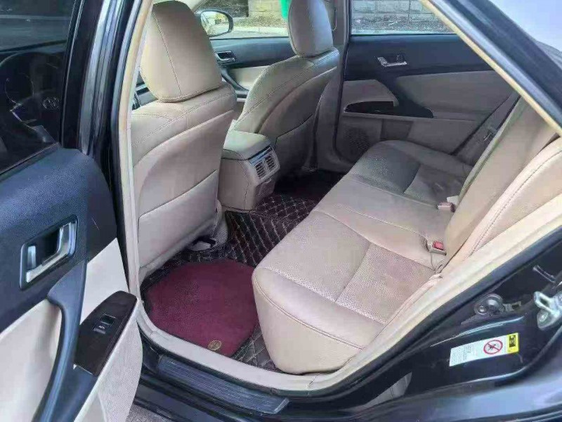 厦门12年丰田锐志5