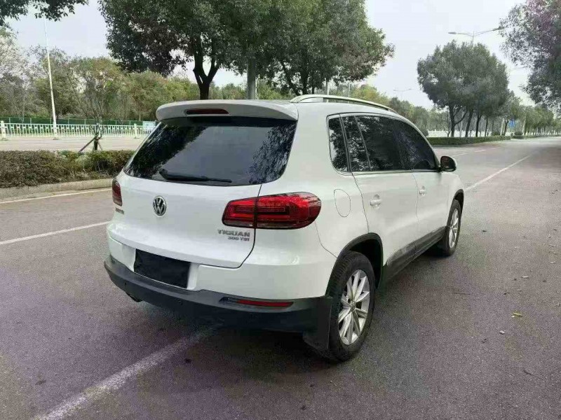 岳阳19年大众途观8