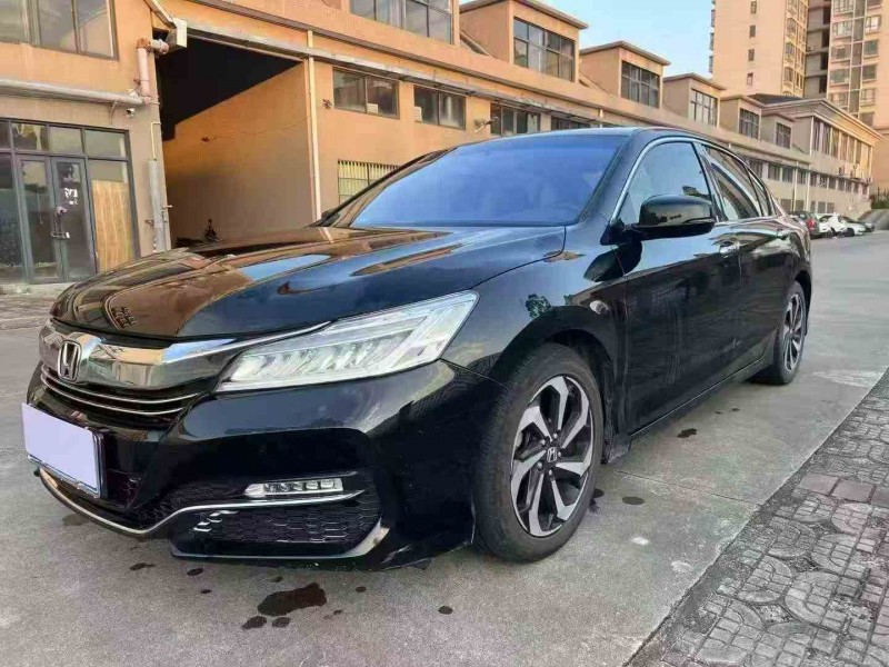 珠海17年本田雅阁2