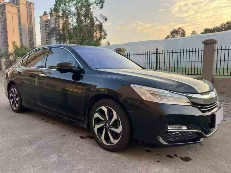 珠海17年本田雅阁3