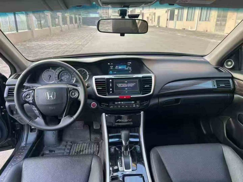 珠海17年本田雅阁5