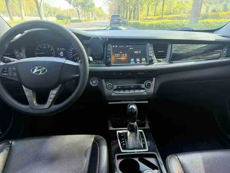 岳阳17年现代名图4