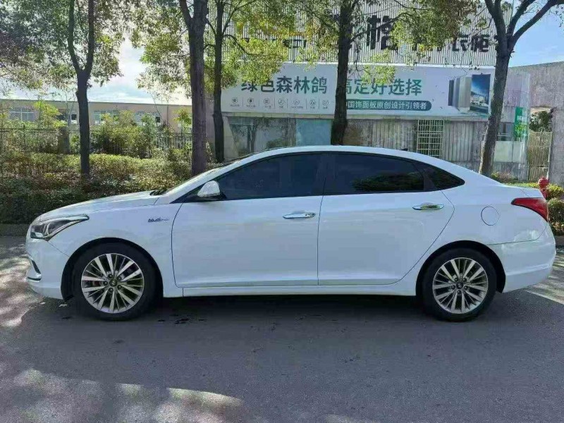 岳阳17年现代名图7