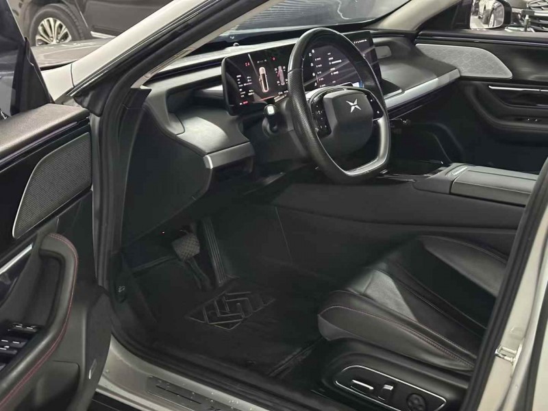 深圳22年小鹏汽车p74