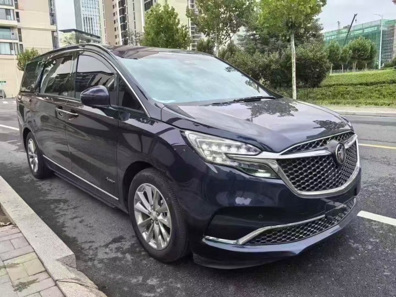 青岛21年别克艾维亚3