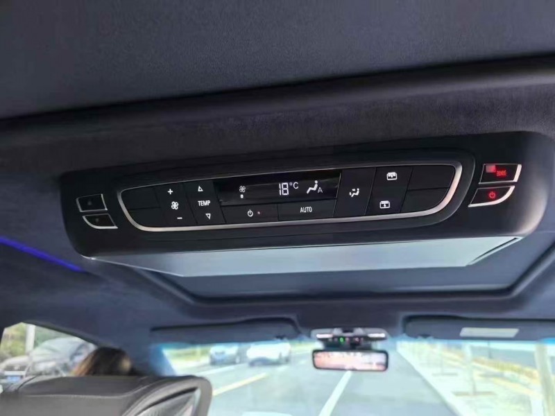 青岛21年别克艾维亚5