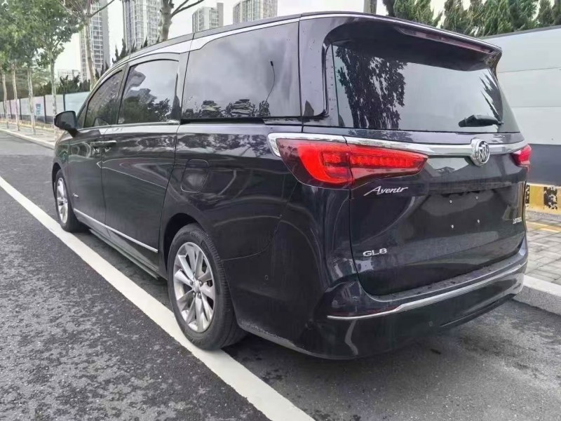 青岛21年别克艾维亚7