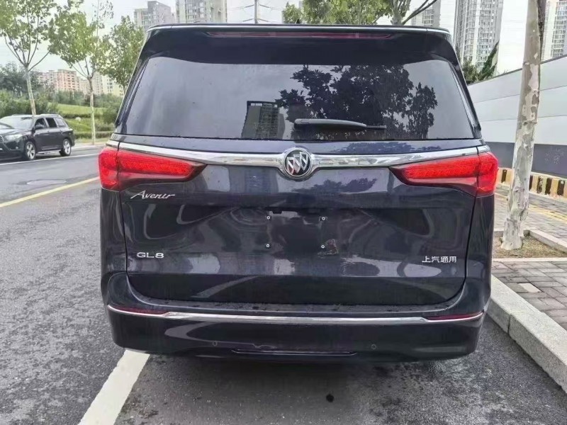 青岛21年别克艾维亚9