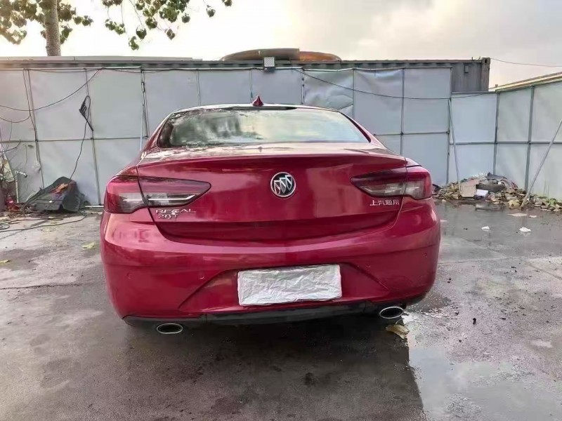 青岛18年别克君威9