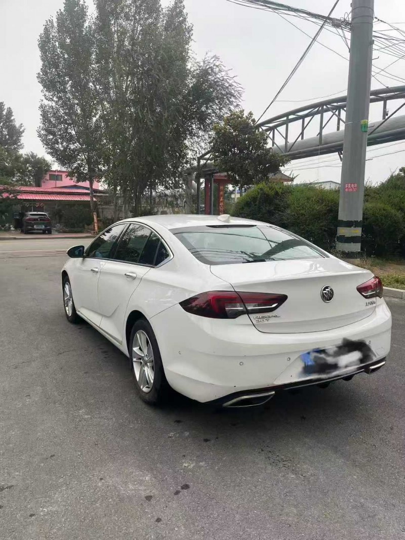 枣庄18年别克君威8