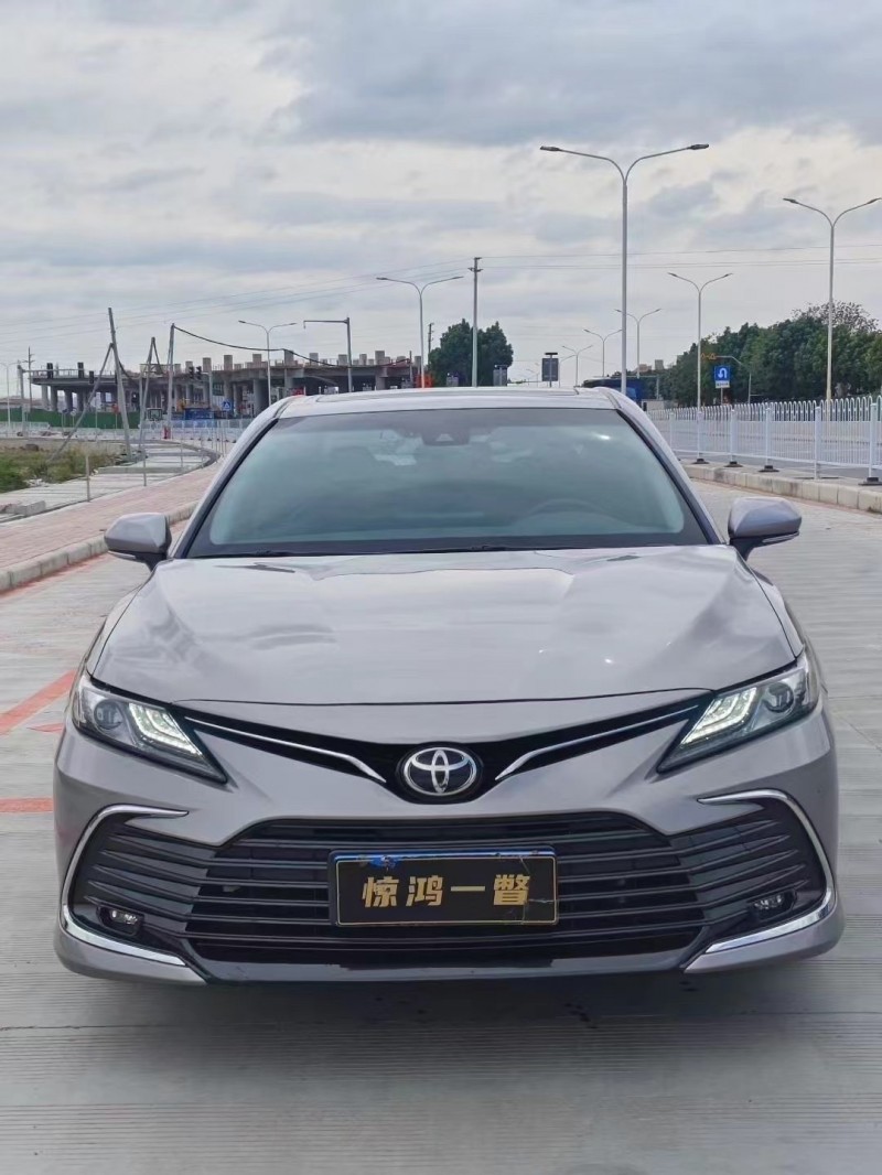 广州22年丰田凯美瑞1