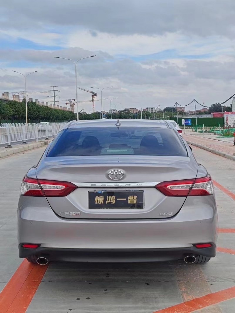 广州22年丰田凯美瑞9