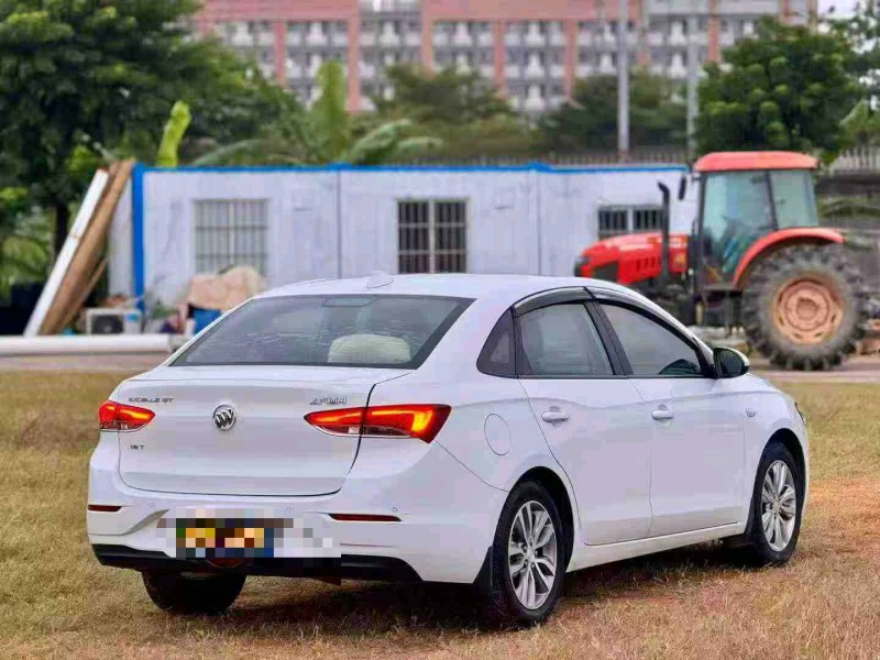 东莞19年别克英朗4