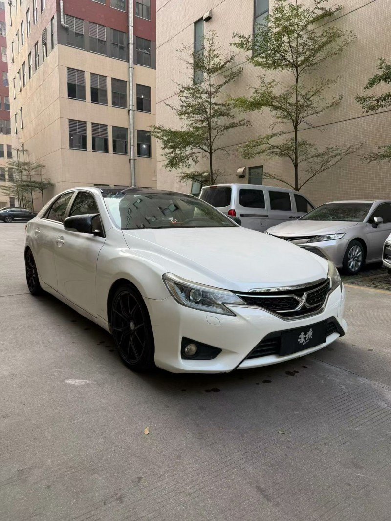 佛山14年丰田锐志2