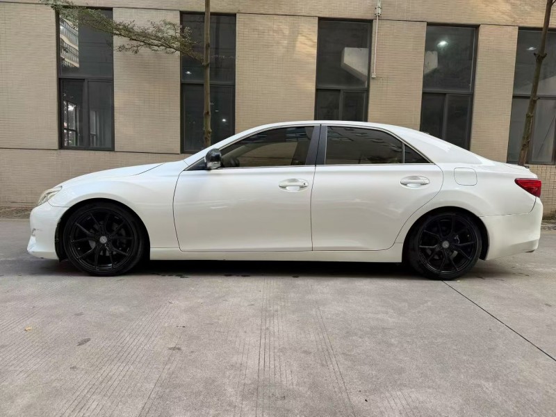 佛山14年丰田锐志4