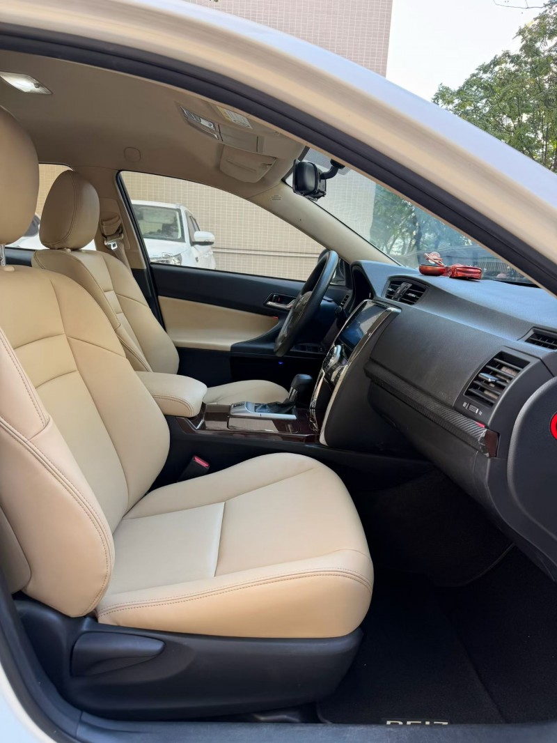 佛山14年丰田锐志7