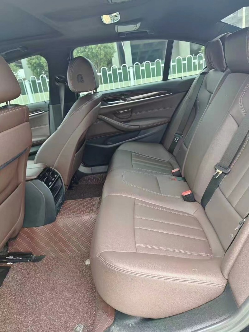 广州19年宝马5系8