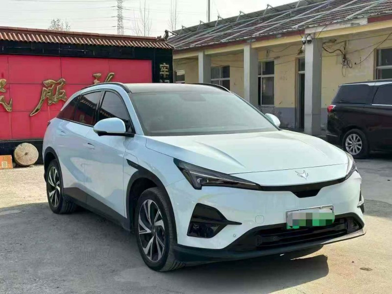 淄博24年极狐汽车阿尔法3