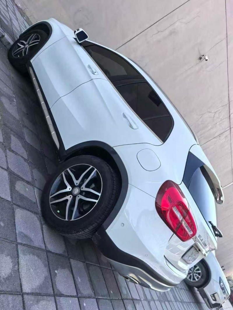 营口16年奔驰GLA9