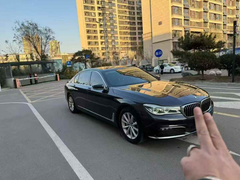 枣庄18年宝马7系3