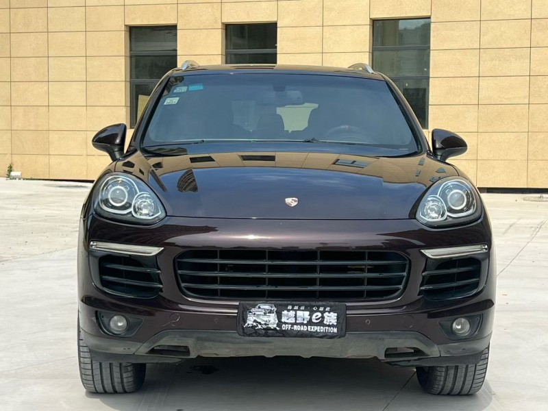 郑州15年保时捷卡宴1