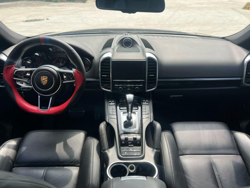 郑州15年保时捷卡宴3