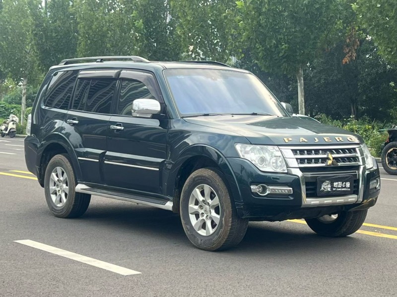 郑州16年三菱帕杰罗3