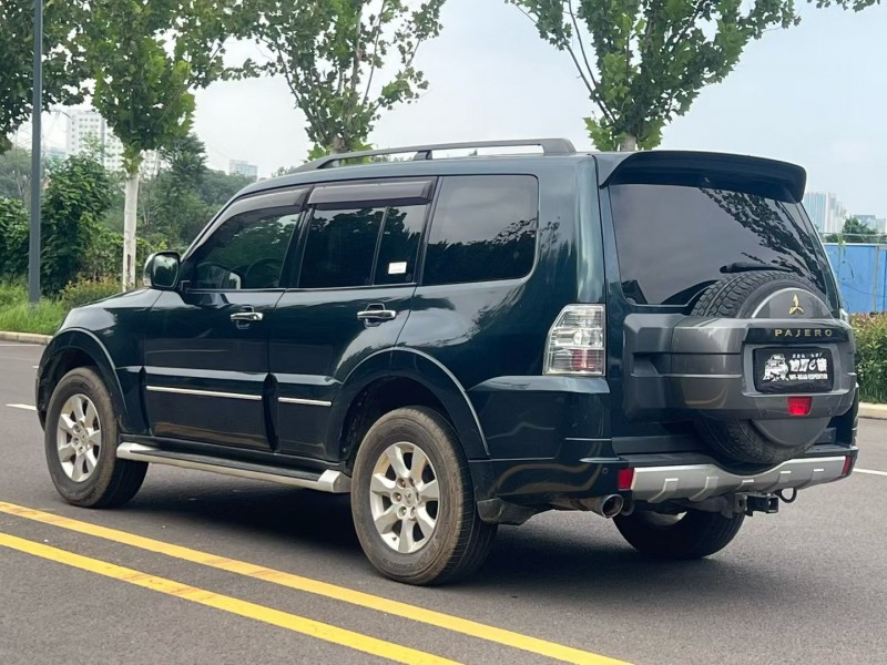 郑州16年三菱帕杰罗6