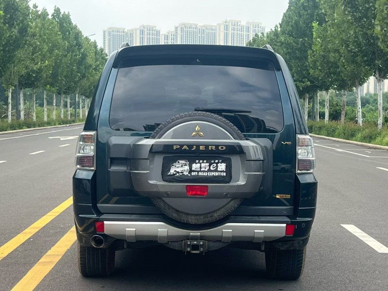 郑州16年三菱帕杰罗7