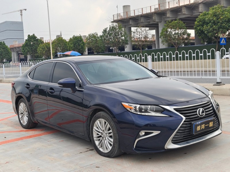 广州17年雷克萨斯ES2