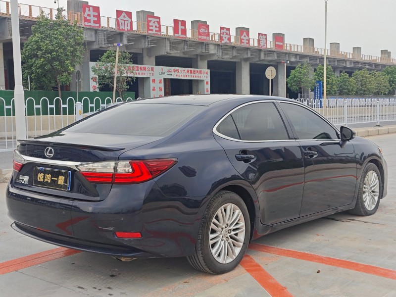 广州17年雷克萨斯ES5