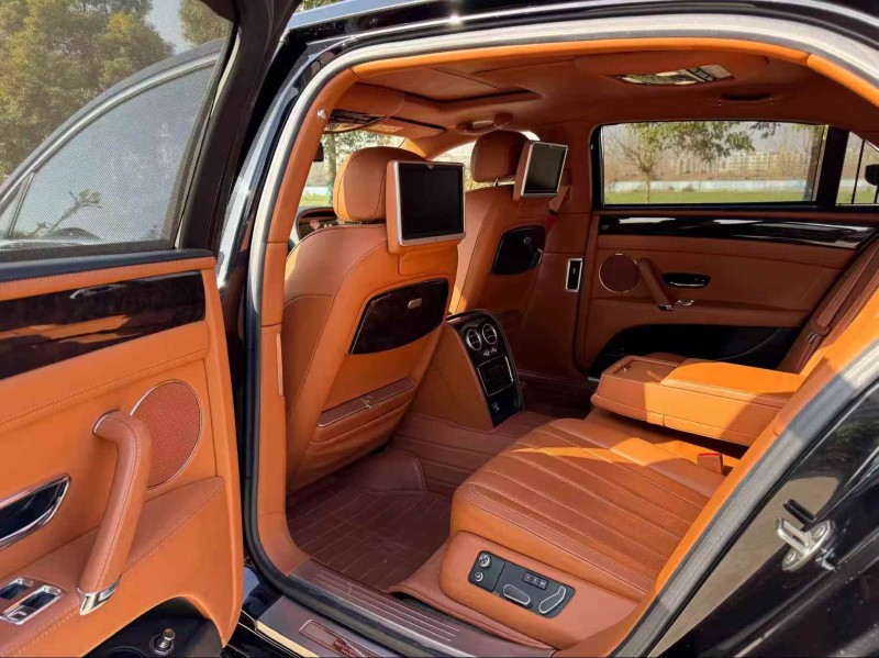 无锡16年宾利飞驰5