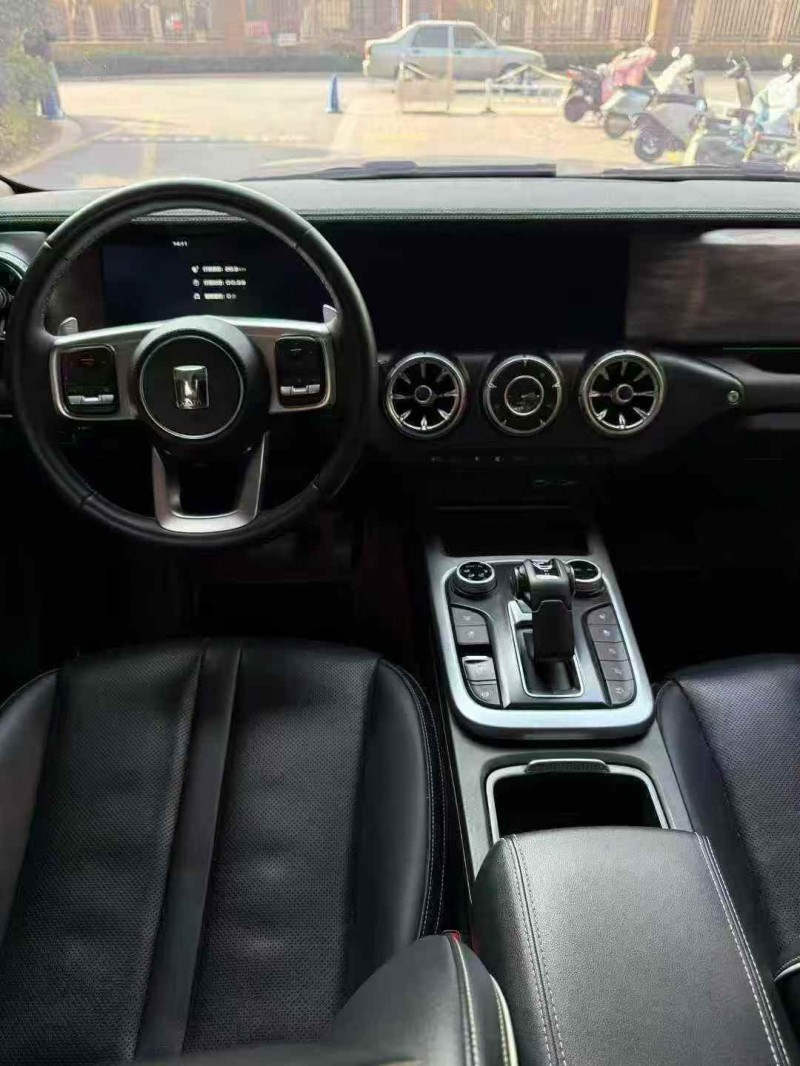 枣庄23年长城汽车坦克5