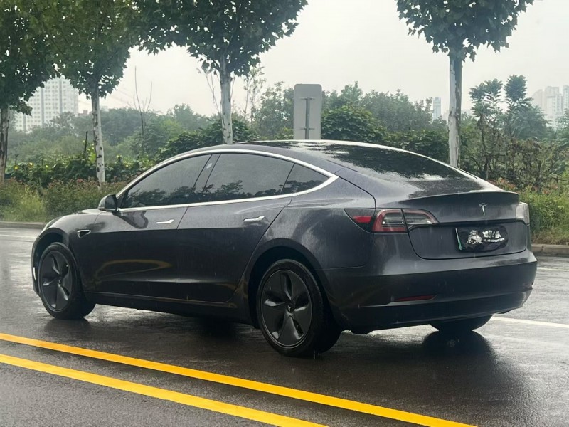 郑州20年特斯拉MODEL 37