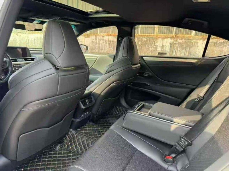 菏泽21年雷克萨斯ES5