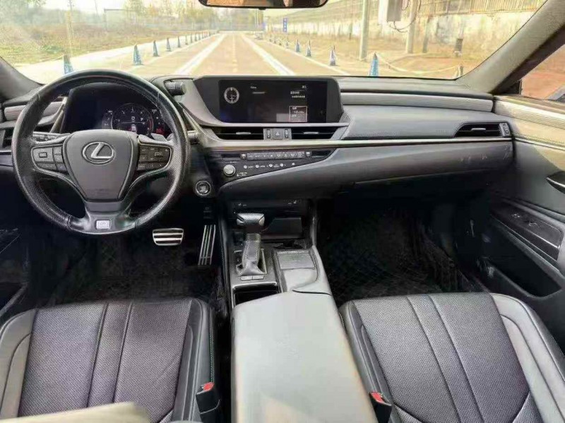 菏泽21年雷克萨斯ES6