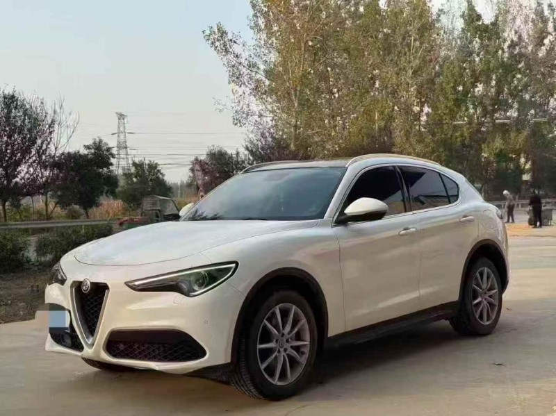 菏泽19年阿尔法·罗密欧Stelvio2