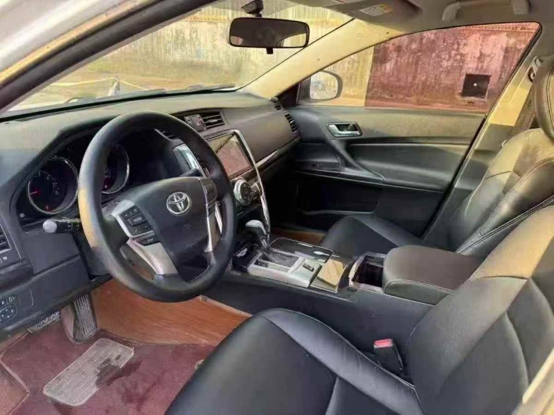 菏泽13年丰田锐志4