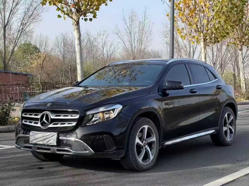 郑州17年奔驰GLA2