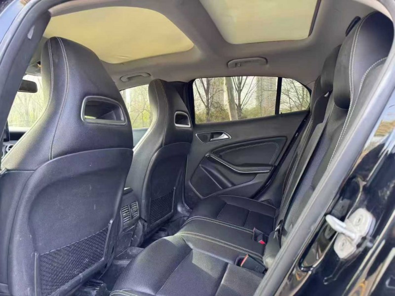 郑州17年奔驰GLA4