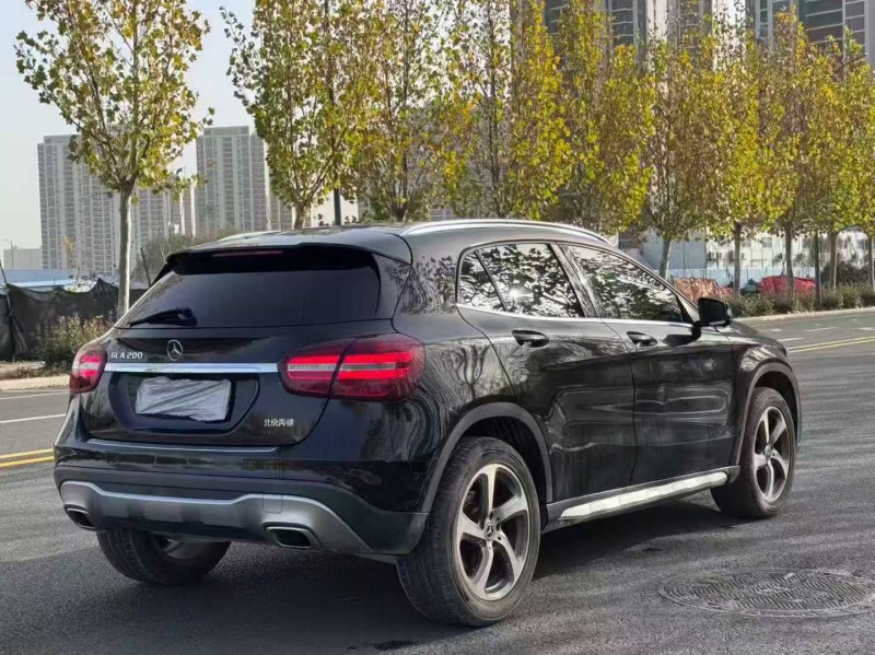 郑州17年奔驰GLA7