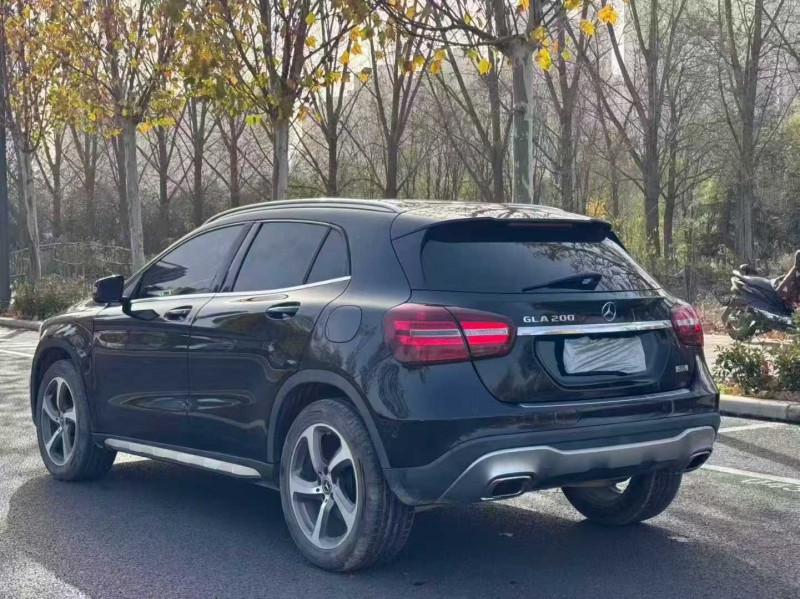 郑州17年奔驰GLA9