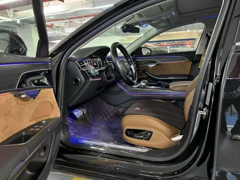 深圳21年奥迪A8L3