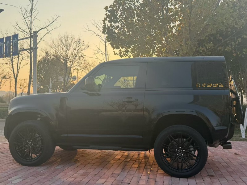 郑州24年路虎卫士2