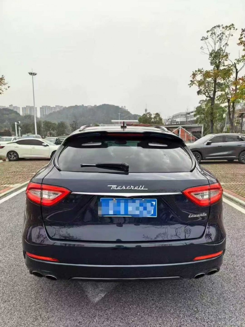 东营17年玛莎拉蒂Levante8