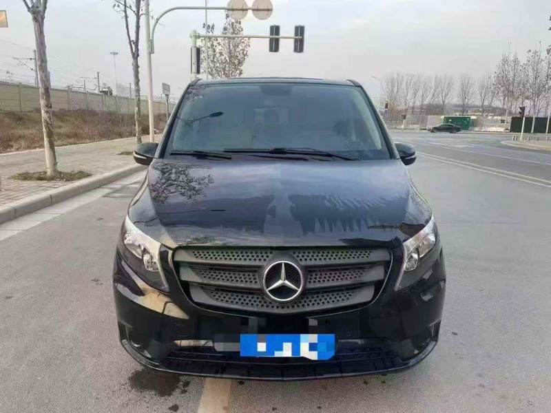 新乡18年奔驰威霆1