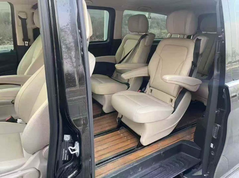 新乡18年奔驰威霆4