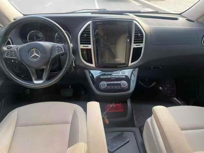 新乡18年奔驰威霆5